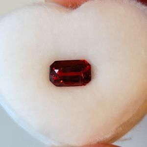Loose, emerald cut spessartite gemstone, 3.75ct